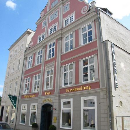 Haus Wullfcrona Hotel Щралзунд Екстериор снимка