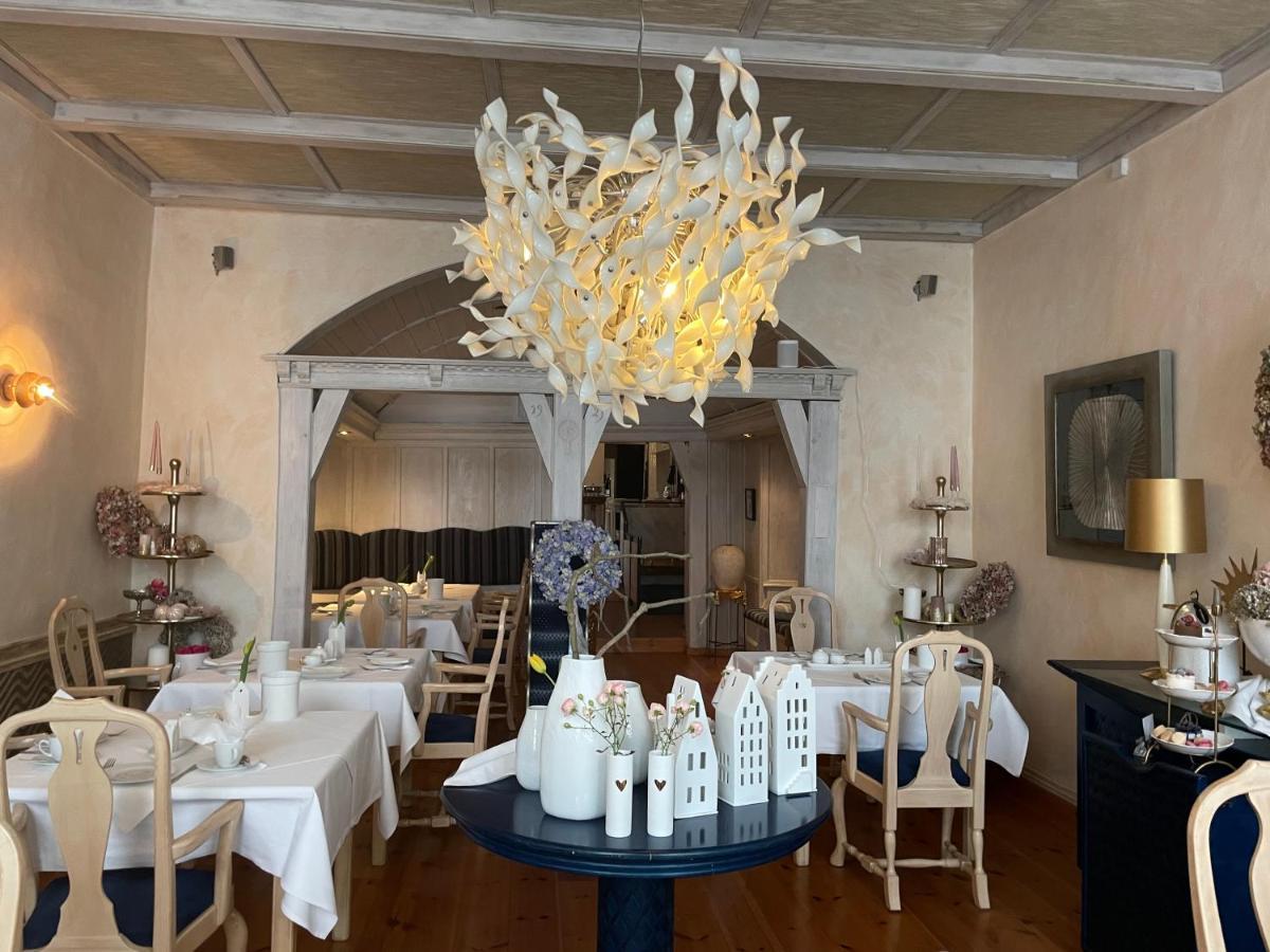 Haus Wullfcrona Hotel Щралзунд Екстериор снимка