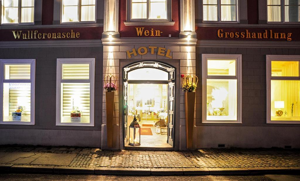 Haus Wullfcrona Hotel Щралзунд Екстериор снимка