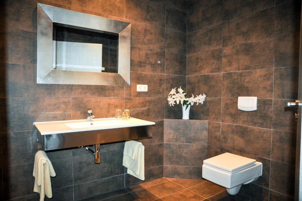 Haus Wullfcrona Hotel Щралзунд Стая снимка