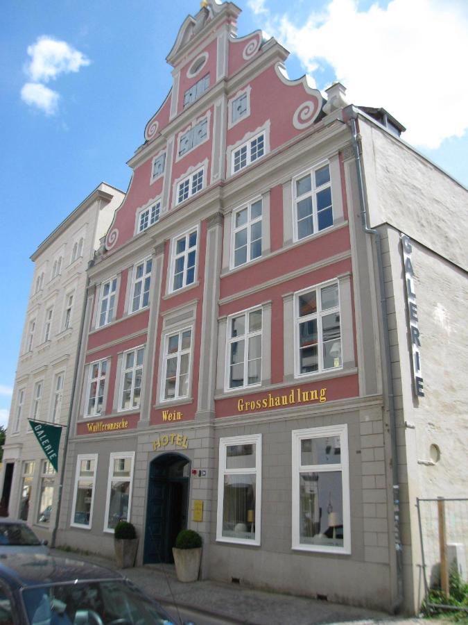 Haus Wullfcrona Hotel Щралзунд Екстериор снимка